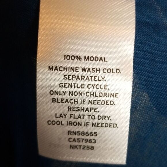 14th & Union Sheer Sleeveless Top - Picture 6 of 6